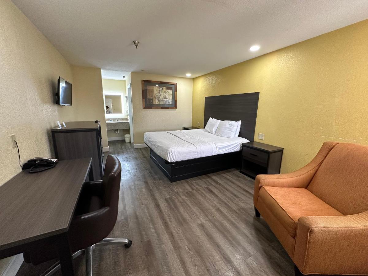 Rodeway Inn & Suites Hwy 290 Nw Houston Ngoại thất bức ảnh